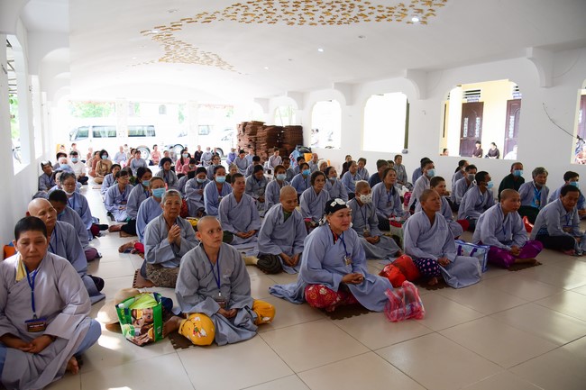 Giving gifts to oncology  patients attending One Day Retreat